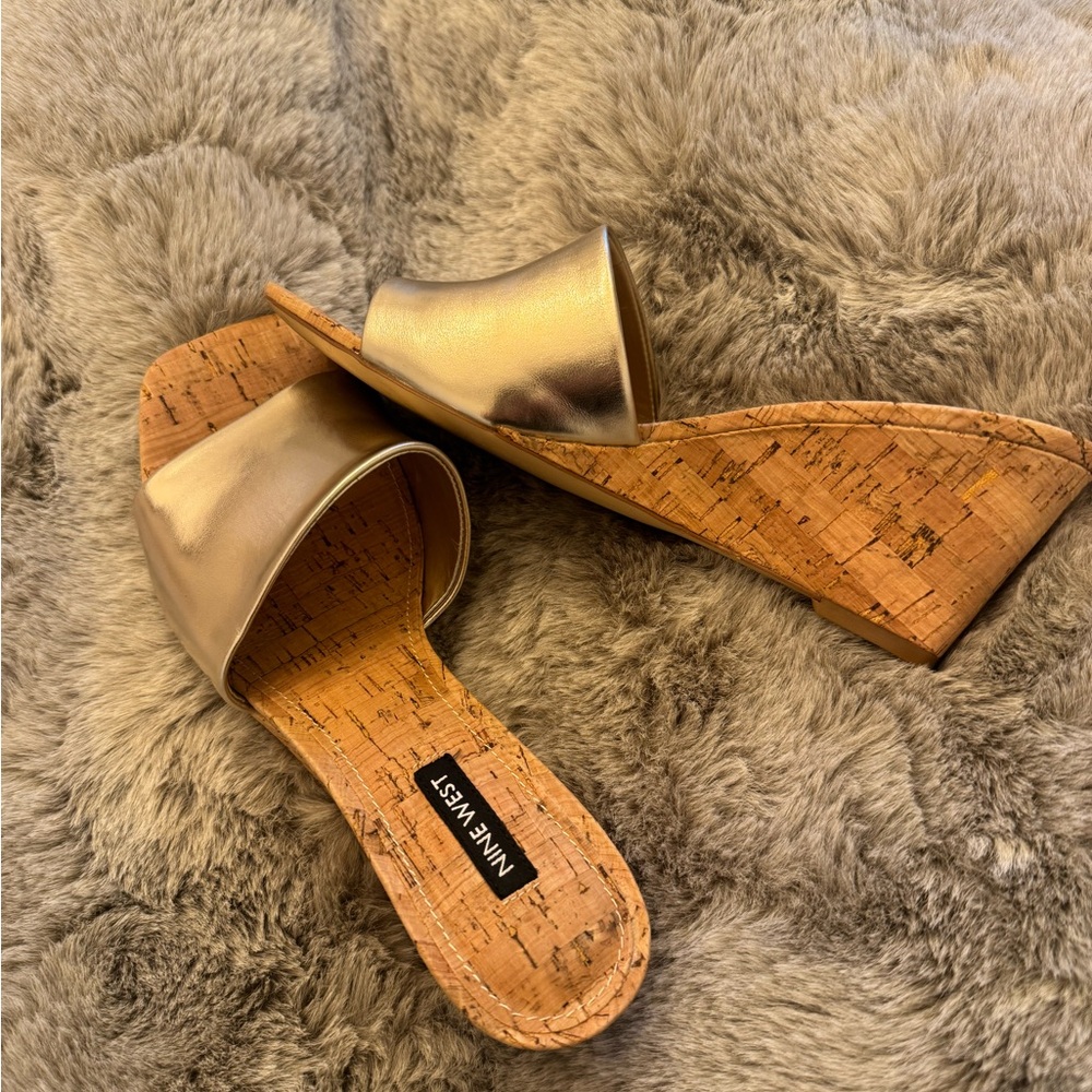 Nine West Metallic Gold slide wedge - Picture 6 of 8